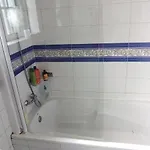 Privado 4 Homestay Famoes (Lisbon)