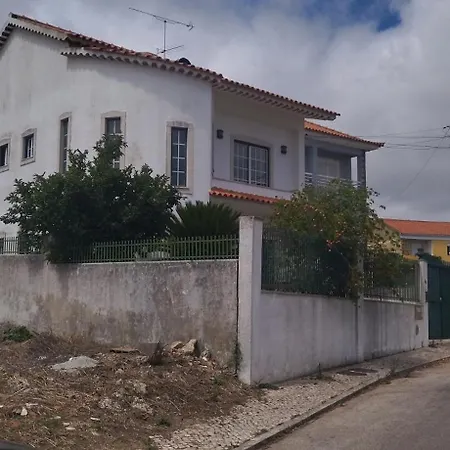 Privado 4 Homestay Famoes (Lisbon)