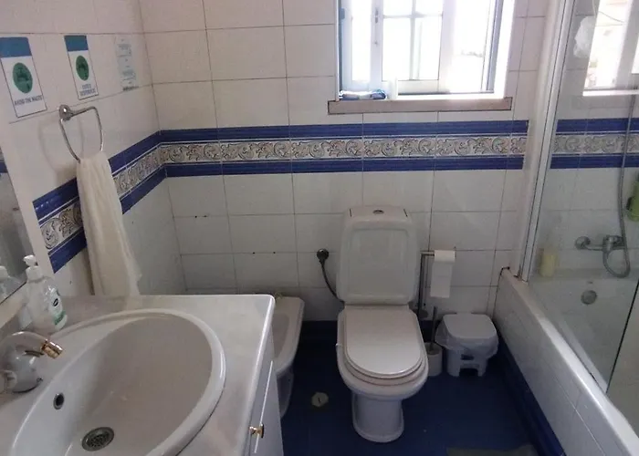 Privado 4 Famoes (Lisbon)